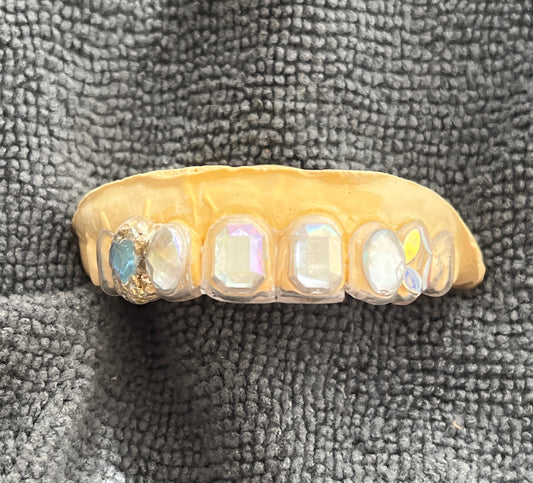 LUXURY CUSPIDS™ Signature Bold Stone Tooth Adornment Maxillary